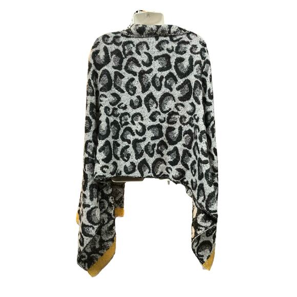 Collection Eighteen Women's B/W & Yellow Animal Print Pashmina Sweater Wrap OS - Picture 2 of 6